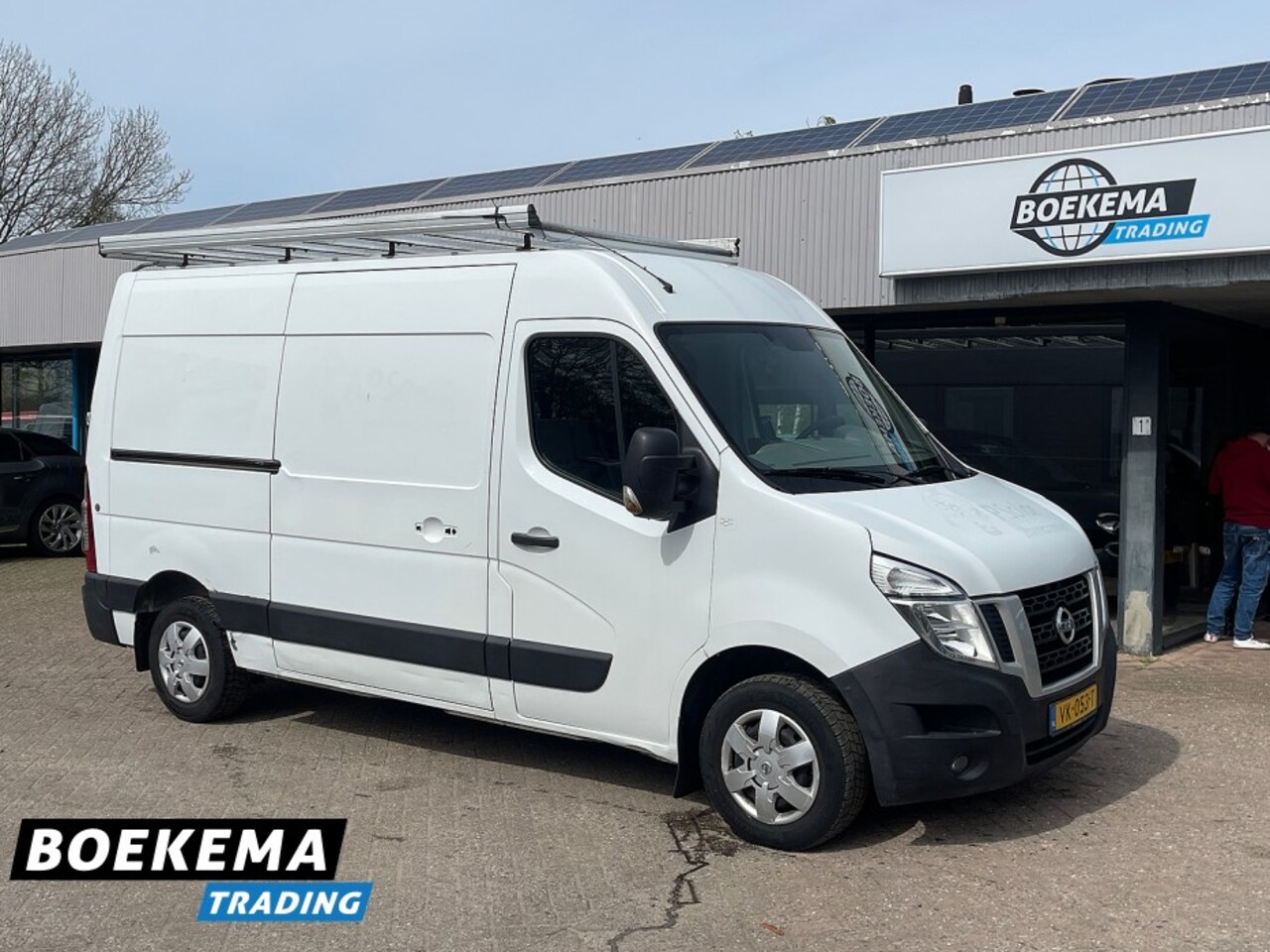 Nissan NV400 - 2.3 dCi L2H2 Acenta Cruise Airco 3-pers - AutoWereld.nl