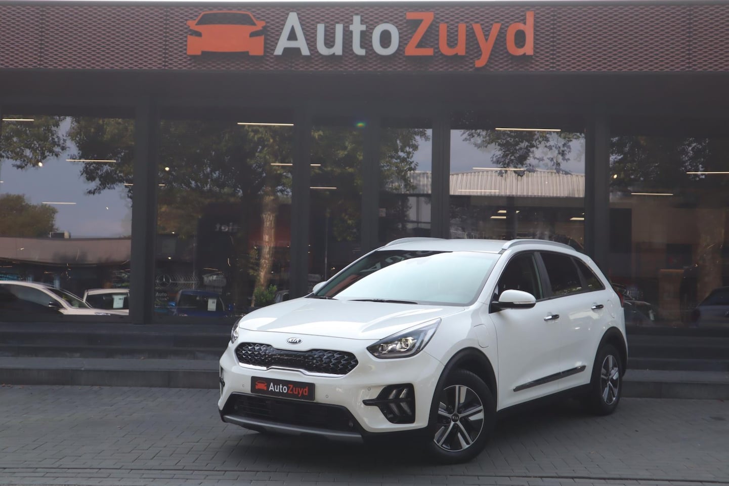 Kia Niro - 1.6 GDi PHEV DynamicLine Camera / CarPlay / DAB / Clima - AutoWereld.nl