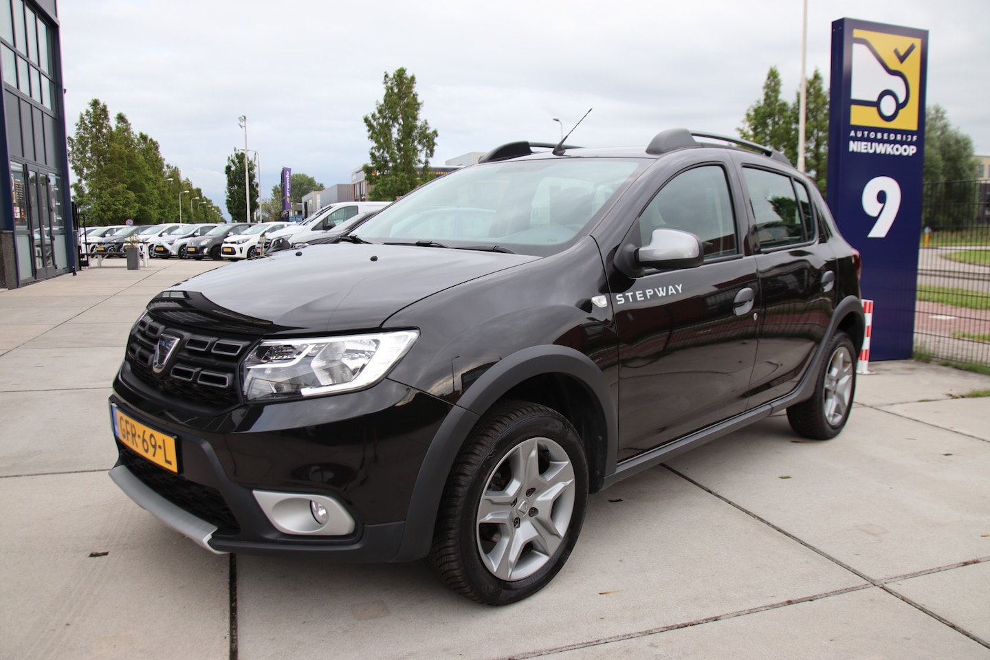 Dacia Sandero Stepway - 1.0 TCe Serie Limitee 15th Anniv. Navi-Camera, Stoelvw, Cruise, BOMVOL! ZOMER SALE! - AutoWereld.nl