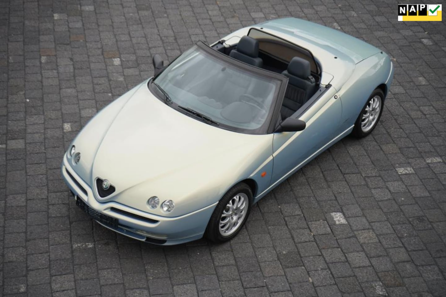 Alfa Romeo Spider - 3.0-12V V6 L Azzurro Nuvola - AutoWereld.nl