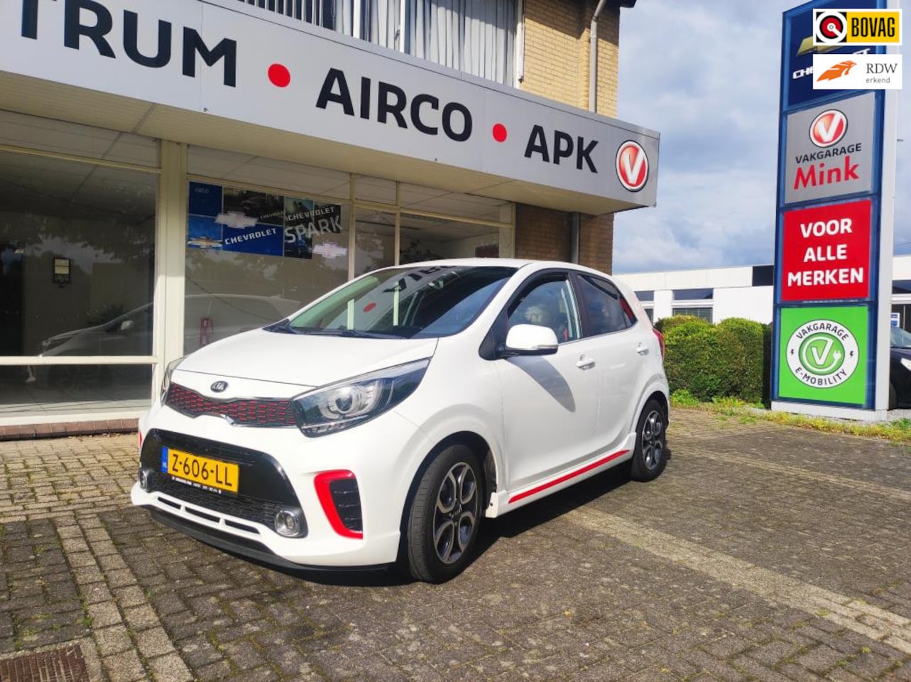 Kia Picanto - 1.0 T-GDI GT-Line MET.NAV. EN LEDER I.NW.ST. - AutoWereld.nl