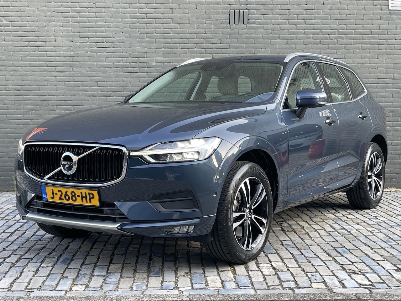 Volvo XC60 - 2.0 B4 BUSINESS PRO I AUTOMAAT I RONDOMZICHT CAMERA I LEDEREN BEKLEDING I ADAPTIVE CRUISE - AutoWereld.nl