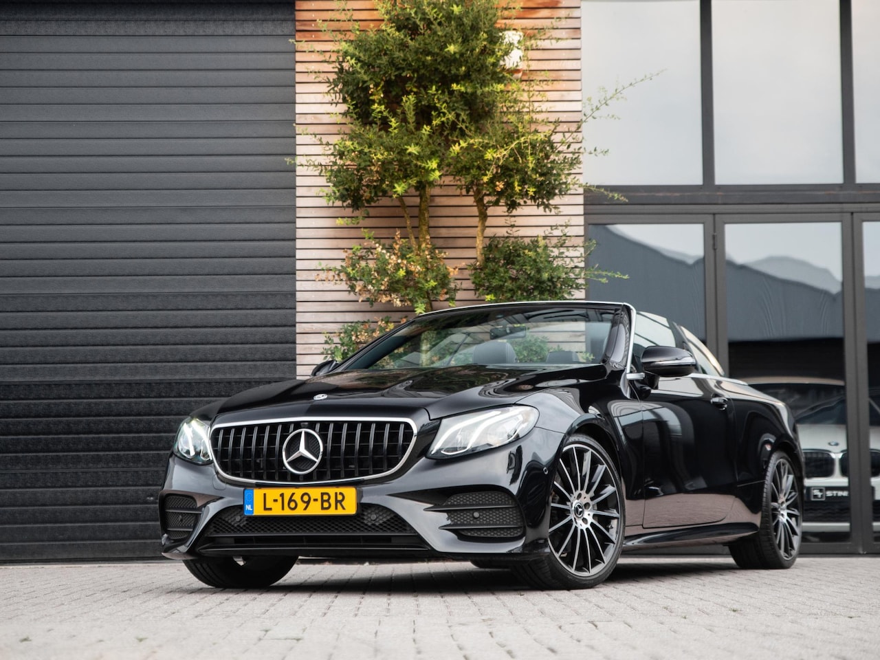 Mercedes-Benz E-klasse Cabrio - 200 Premium AMG Line Leer Ambient - AutoWereld.nl