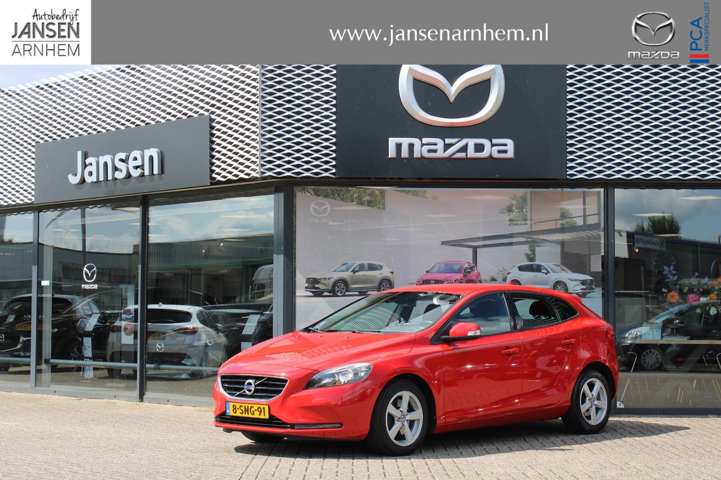 Volvo V40 - 1.6 T3 Kinetic 1.6 T3 150PK Kinetic , Trekhaak, Navi, Bluetooth, Clima, Cruise, PDC, LMV 16 Inch - AutoWereld.nl