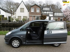 Peugeot 1007 - 1.4i UNIEK 28.000km NAP Historie Hoge instap Schuifdeuren