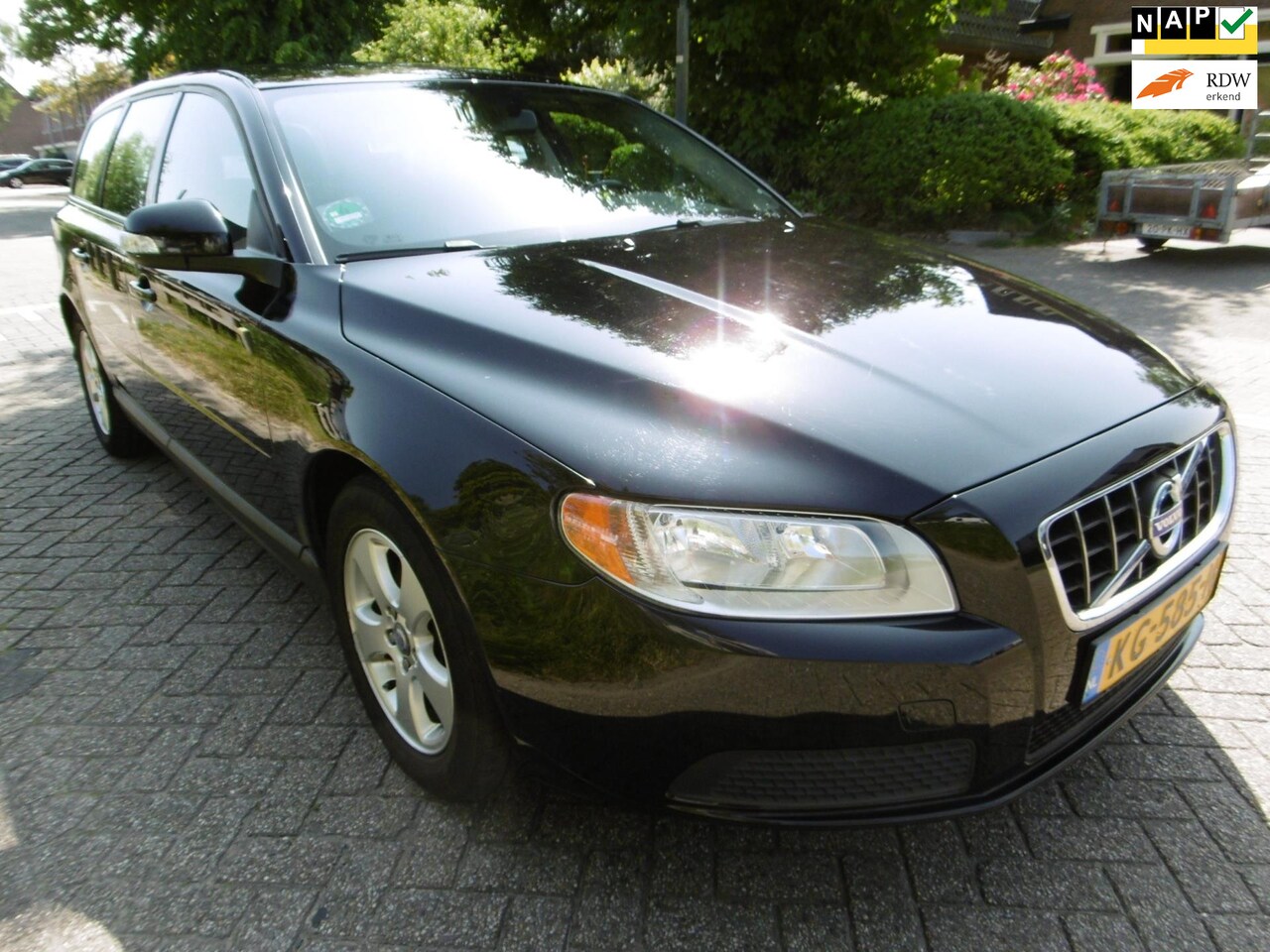 Volvo V70 - 1.6D 109pk Kinetic Clima Cruise Trekhaak 1300kg 203.000km - AutoWereld.nl