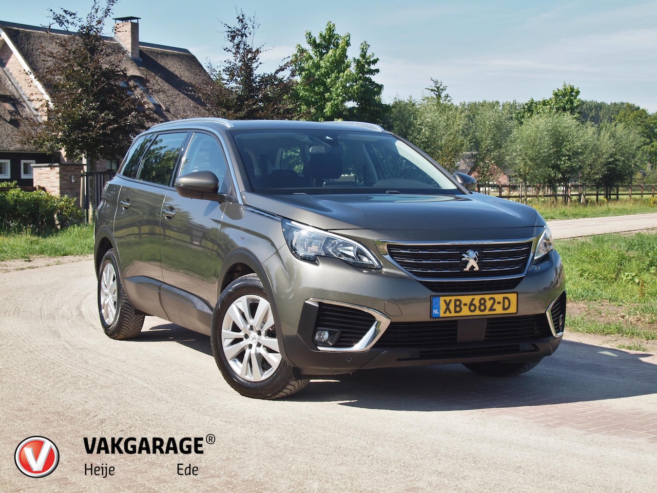 Peugeot 5008 - 1.2 PureTech Blue Lease Executive 7 Persoons | Cruise Control | Navigatie | Dealeronderhou - AutoWereld.nl