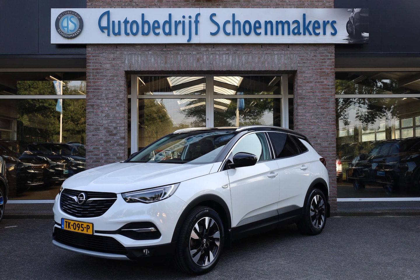 Opel Grandland X - 1.2 Turbo Innovation CARPLAY TREKHAAK NAVI CRUISE 2xPDC CLIMA DUO-TONE ELEK-LAADKLEP 18"LM - AutoWereld.nl