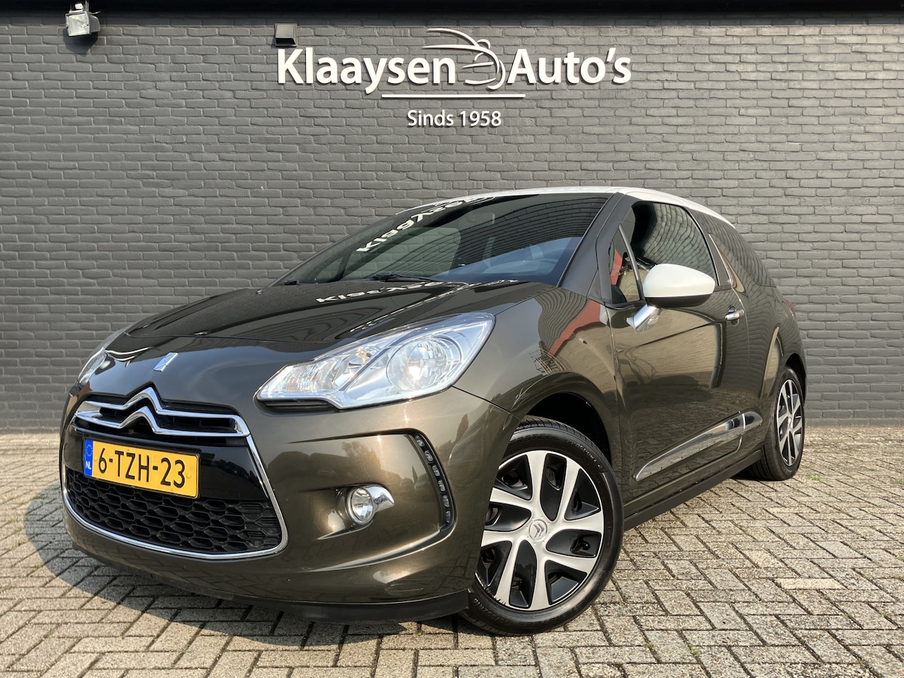 Citroën DS3 - 1.2 VTi So Chic | two tone kleur | airco | trekhaak | cruise control | radio cd | NL auto - AutoWereld.nl