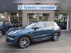 Lynk & Co 01 - 1.5 261PK 6.6Kwh LADER 360-CAMERA PANO/SCHUIF INFINITY DAB NAVI CARPLAY STOELVERWARMING EL