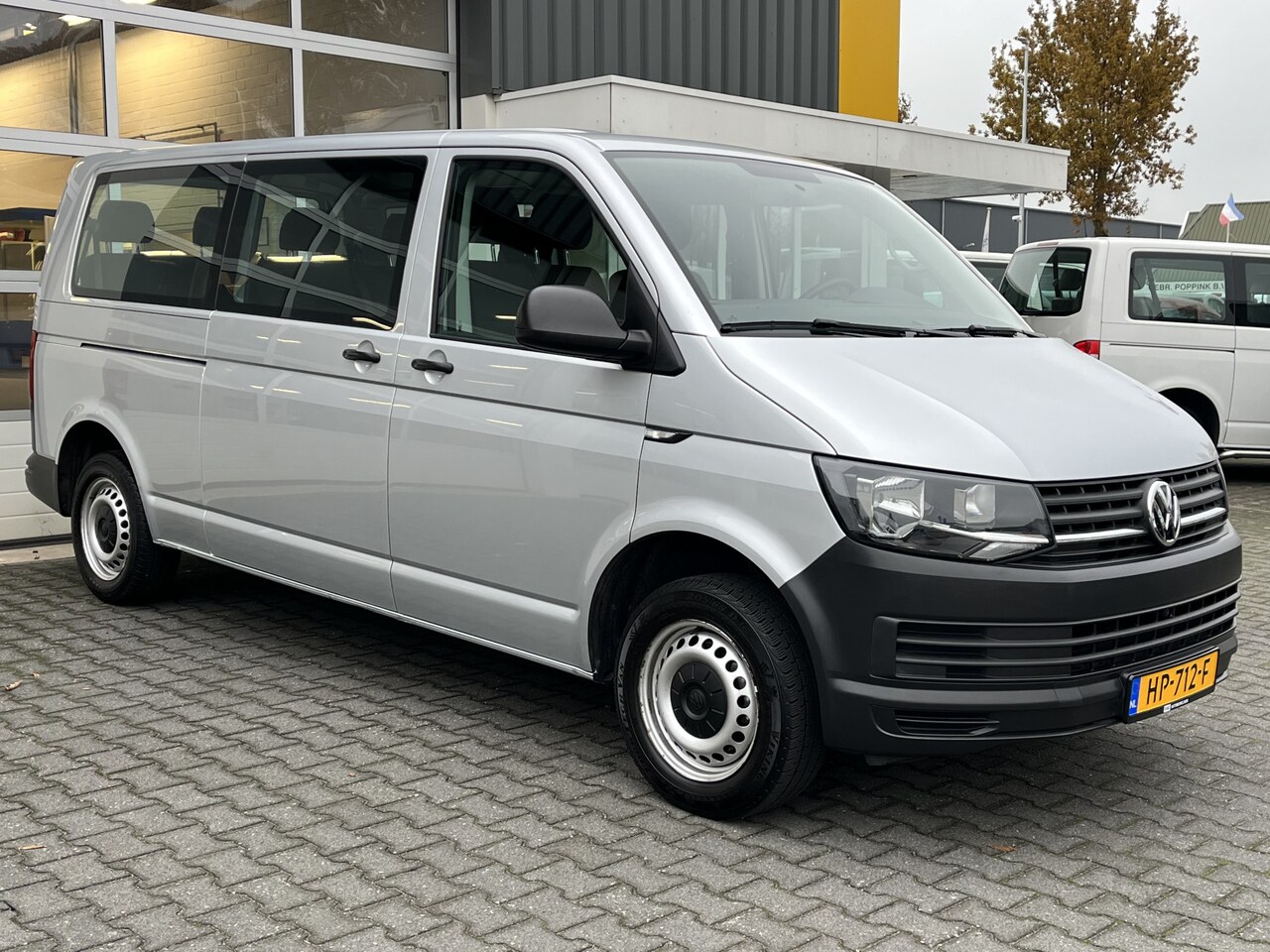 Volkswagen Transporter Kombi - 9-persoons 2.0 TDI L2H1 Comfortline Incl BTW / BPM Climatic Cruise control PDC 102pk Combi - AutoWereld.nl