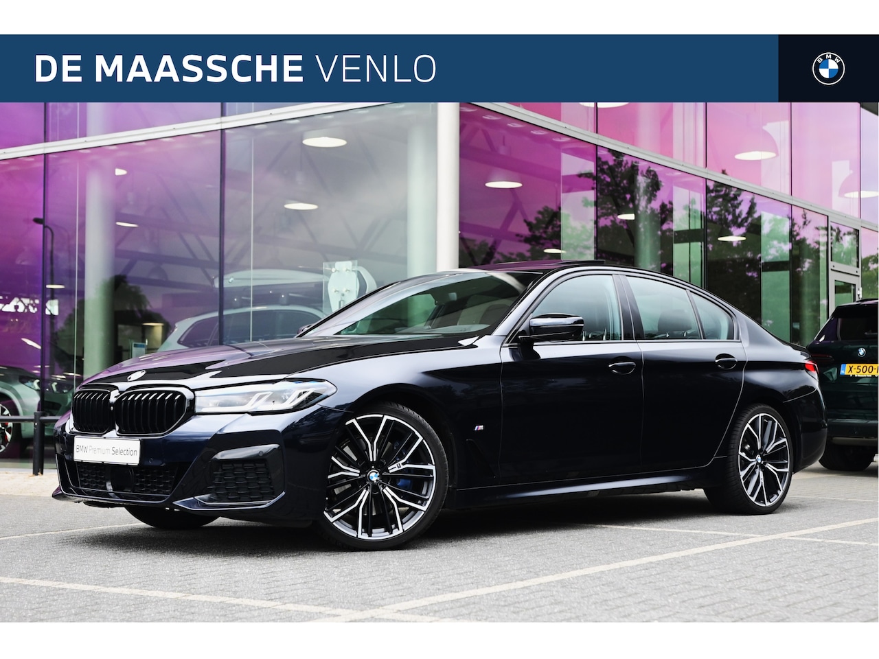 BMW 5-serie - 530i High Executive M Sport Automaat / Schuif-kanteldak / Trekhaak / Laserlight / Parking - AutoWereld.nl