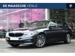 BMW 5-serie Touring - 540i xDrive High Executive Sport Line Automaat / Panoramadak / Adaptieve LED / Navigatie P