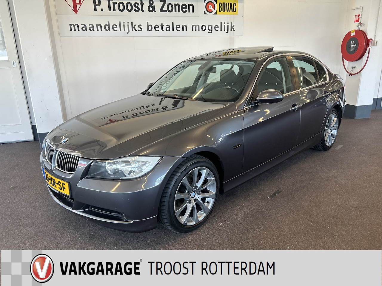 BMW 3-serie - 318i Executive | Panoramadak | Cruise control | Climate control | Stoelverwarming | Parkee - AutoWereld.nl