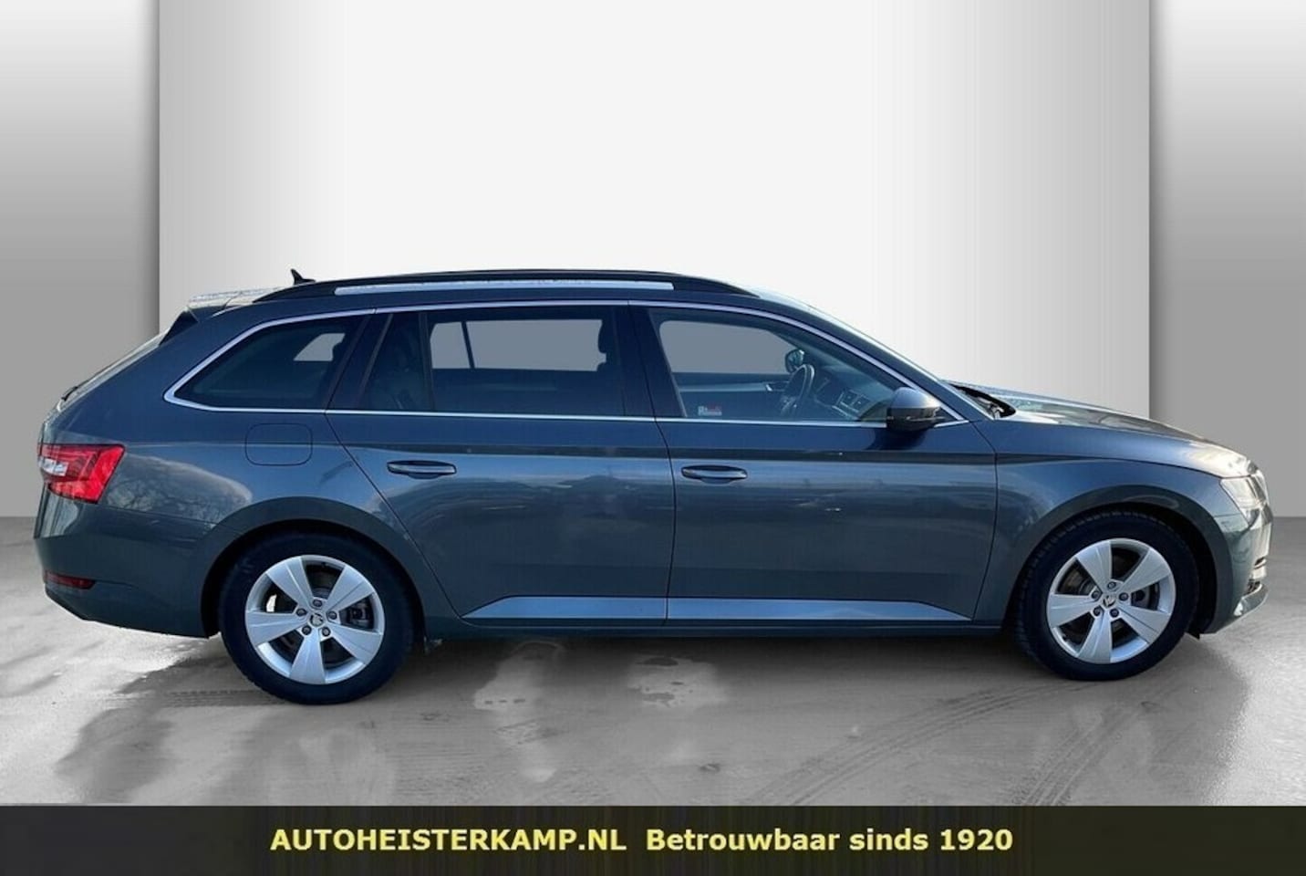 Skoda Superb Combi - 2.0 TDI Ambition 150 PK ACC Navi Camera - AutoWereld.nl