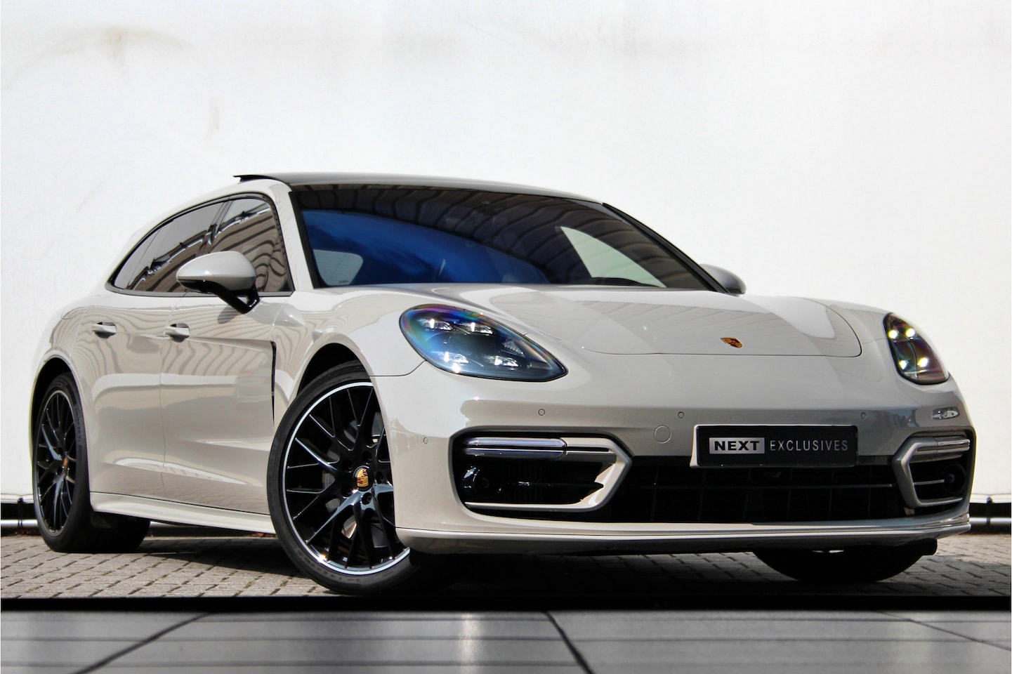 Porsche Panamera Sport Turismo - 2.9 4S E-Hybrid 560 PK | Sport Chrono | Pano | Achteras | Burmester | Head-up - AutoWereld.nl