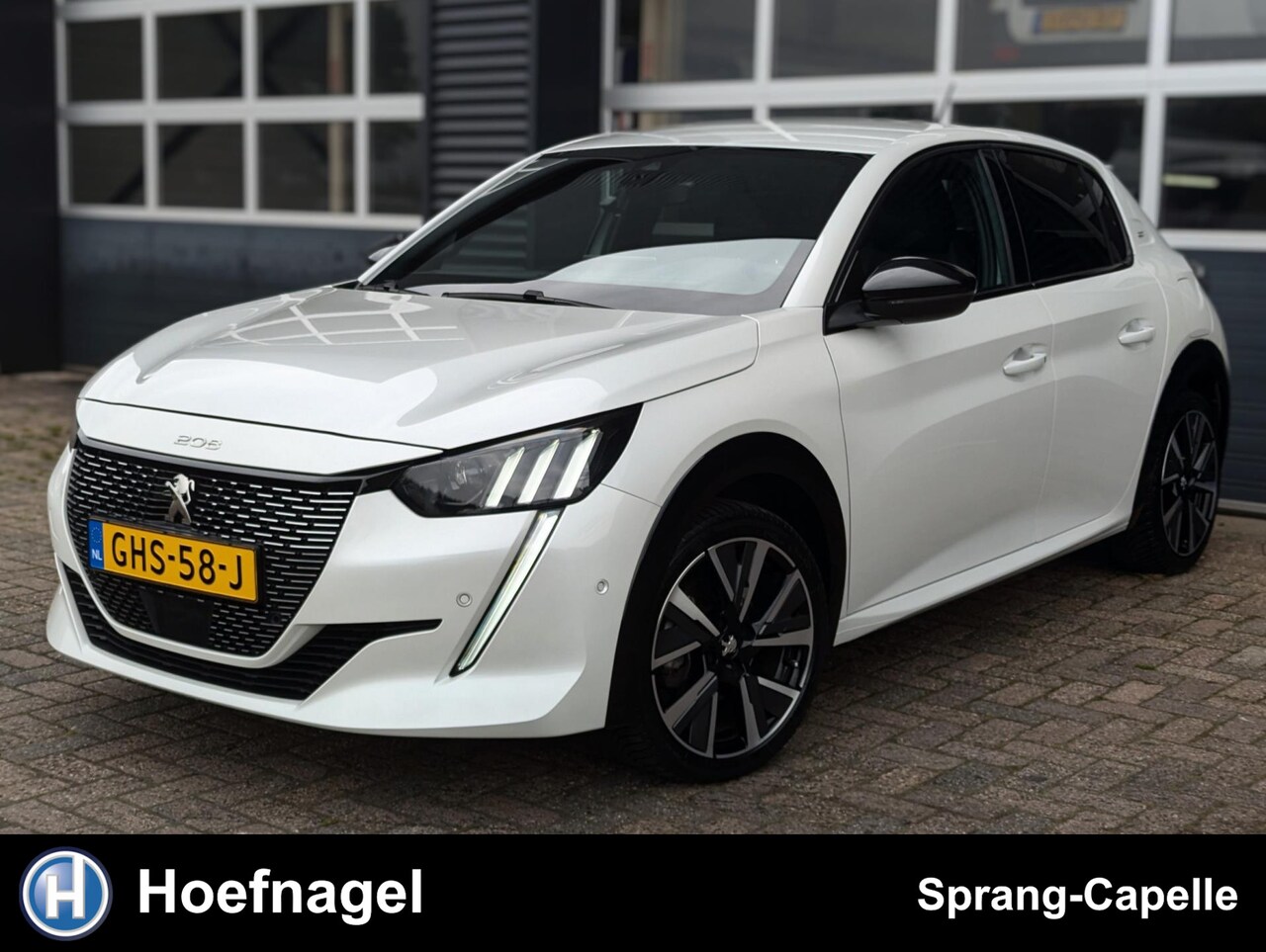 Peugeot 208 - 1.2 PureTech GT Line|Cruise|Navi|Camera|CarPlay - AutoWereld.nl