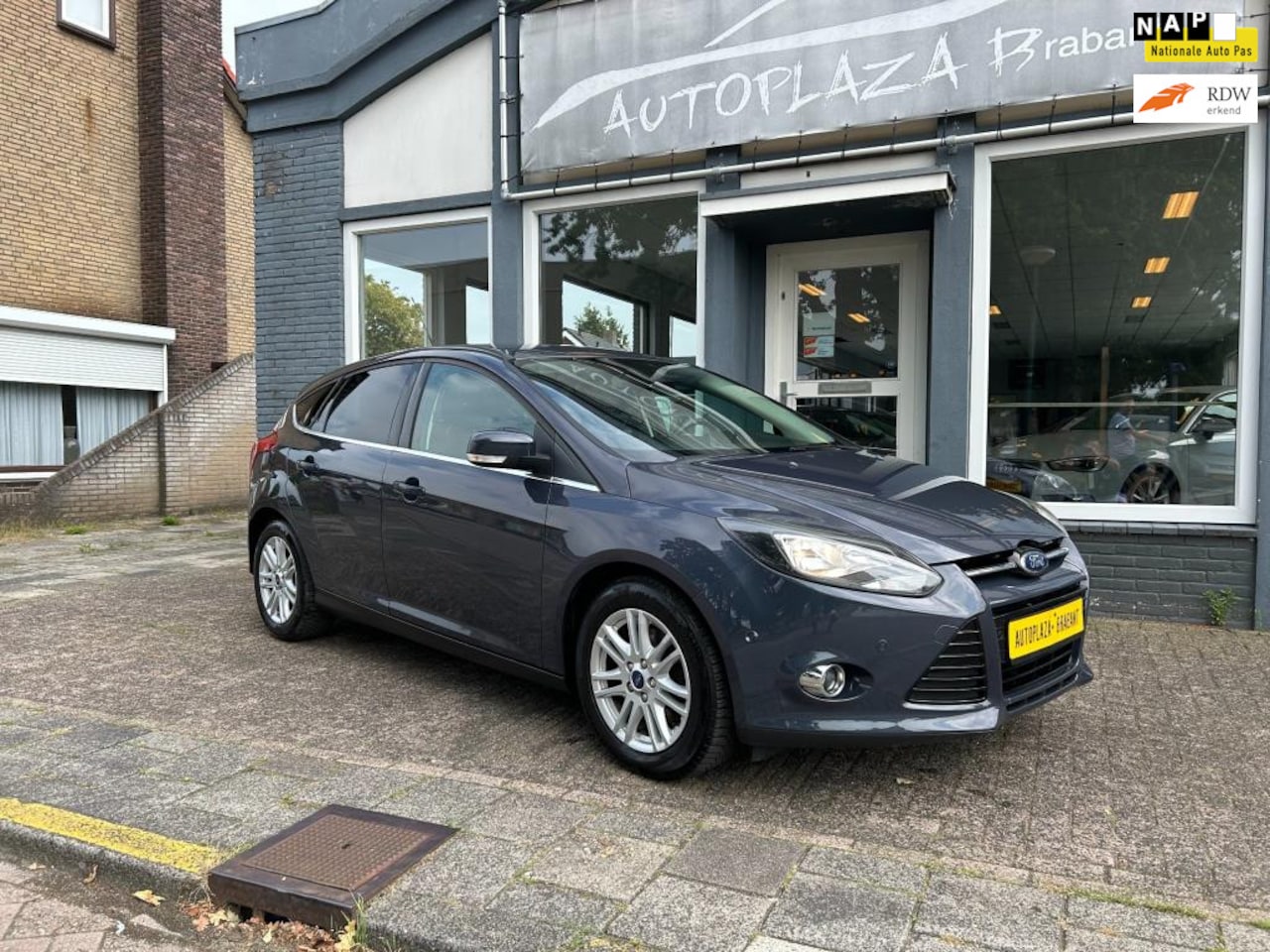 Ford Focus - 1.6 EcoBoost Titanium / NAVI / CRUISE / - AutoWereld.nl