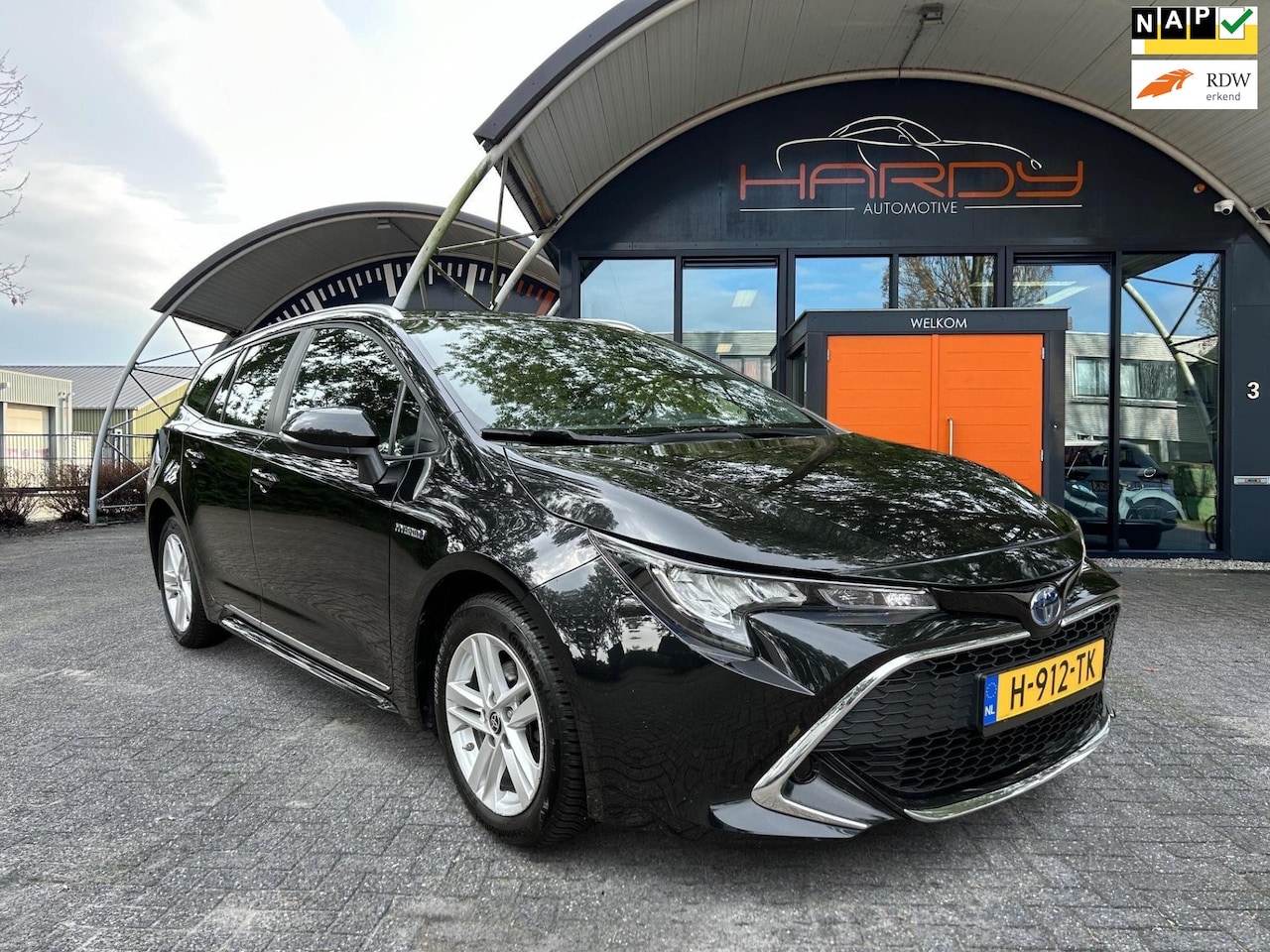 Toyota Corolla Touring Sports - 1.8 Hybrid Business Trekhaak Apple Carplay Rijklaarprijs - AutoWereld.nl