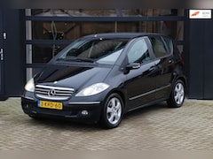 Mercedes-Benz A-klasse - 200 Classic | Trekhaak | Multimedia | Climate Control | Parkeer Camera