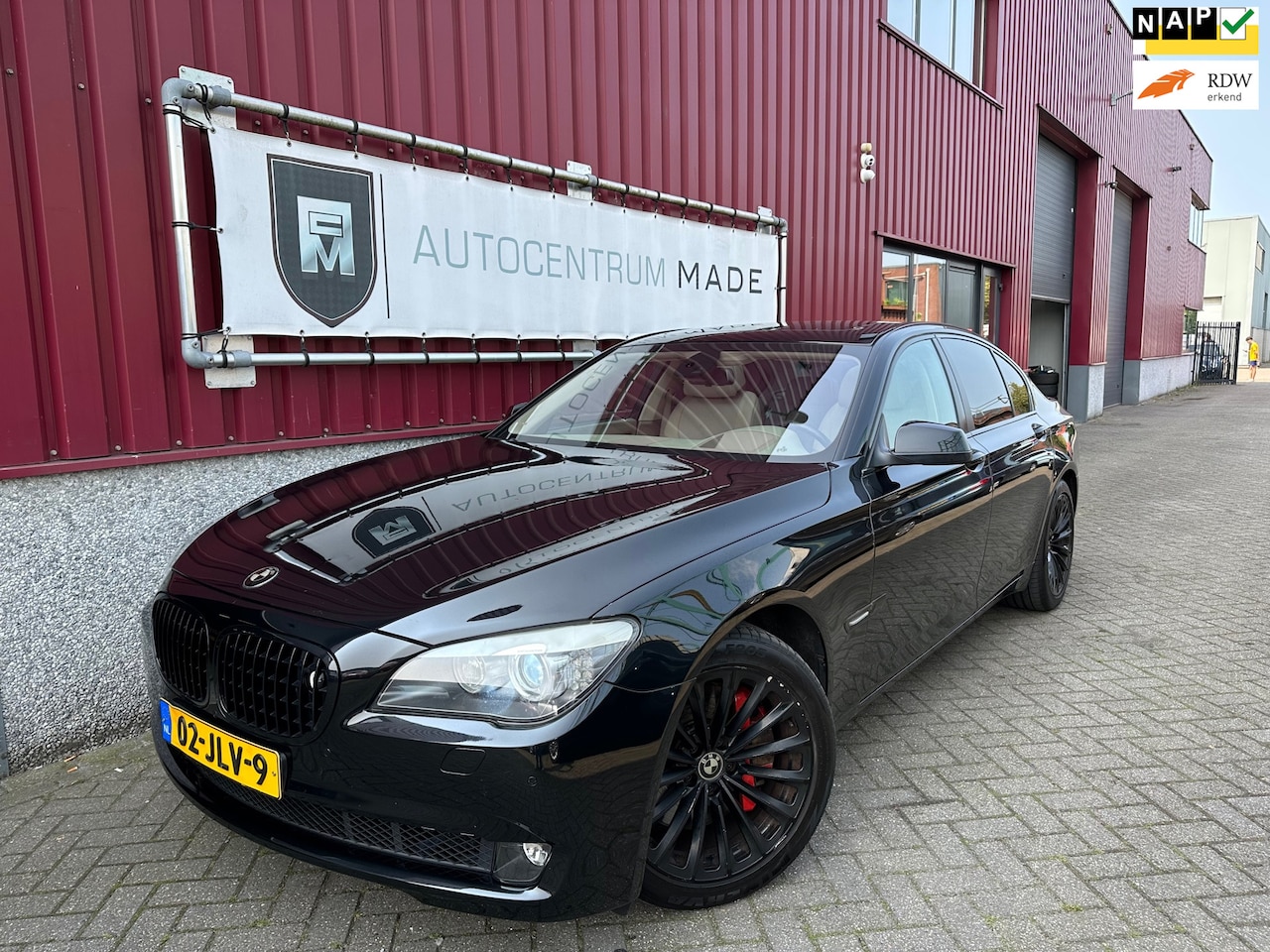 BMW 7-serie - 750i Executive // Leer // TV Schermen // PDC // Navi // Xenon - AutoWereld.nl