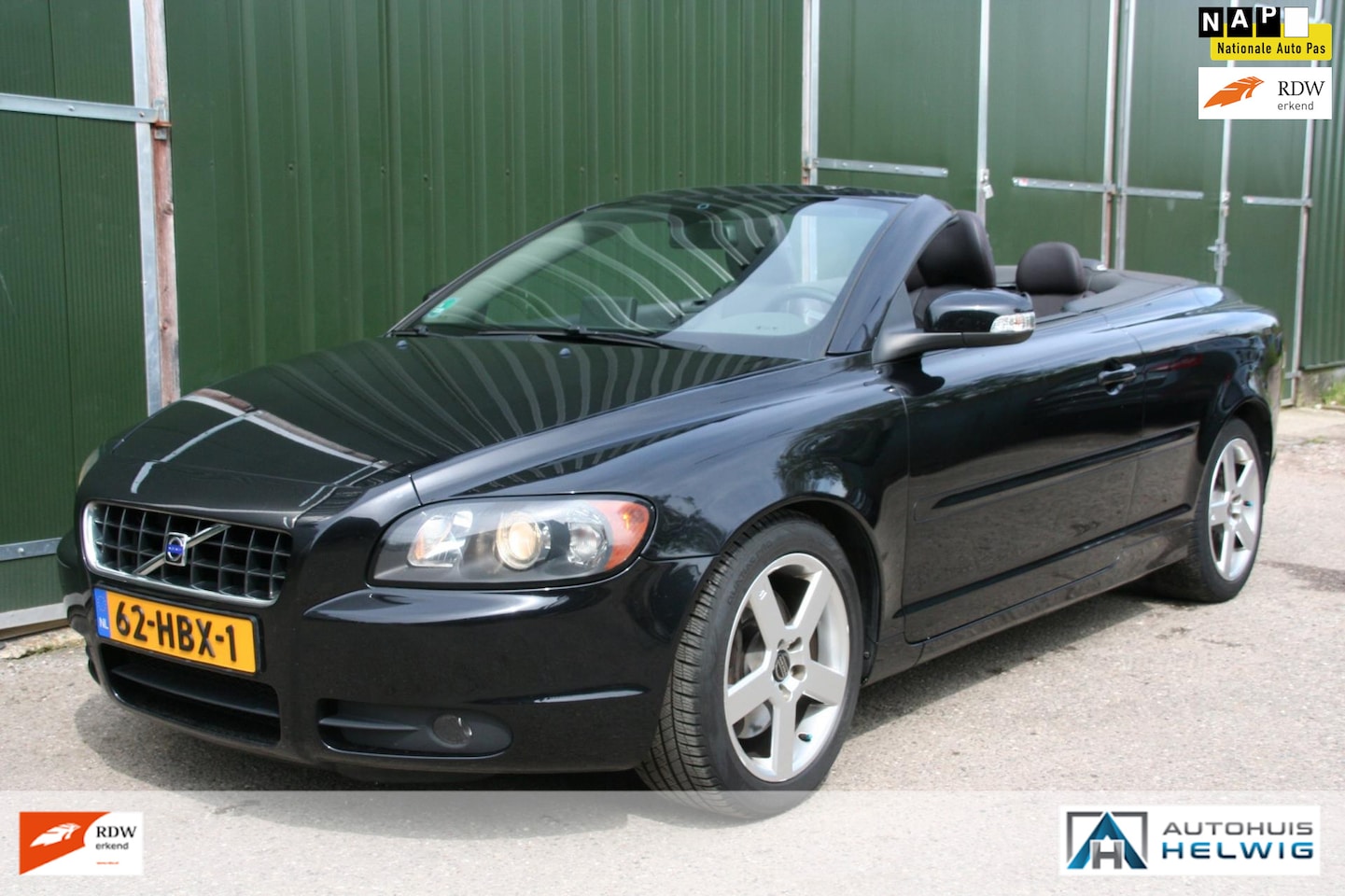 Volvo C70 Convertible - 2.4 D5 Momentum 2.4 D5 Momentum, 1E EIGENAAR, LEER, NAVIGATIE, AIRCO - AutoWereld.nl