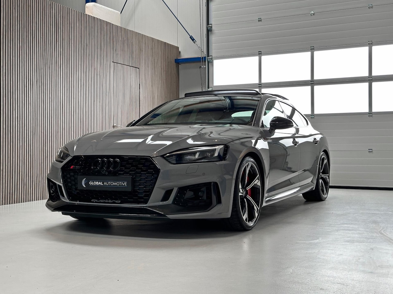 Audi RS5 - SPORTBACK QUATTRO 2.9 450PK - SCHUIFDAK - B&O - VOL CARBON - AutoWereld.nl