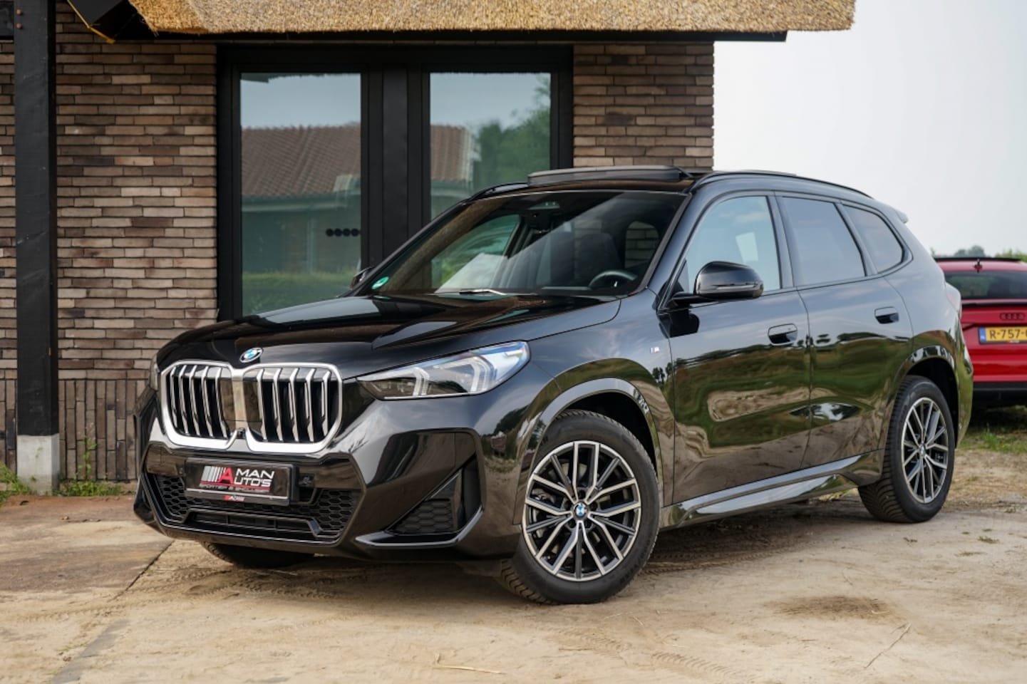 BMW X1 - xDrive23i xDrive M Sport Pano/HUD/Harmann/Trkhk/Memory - AutoWereld.nl