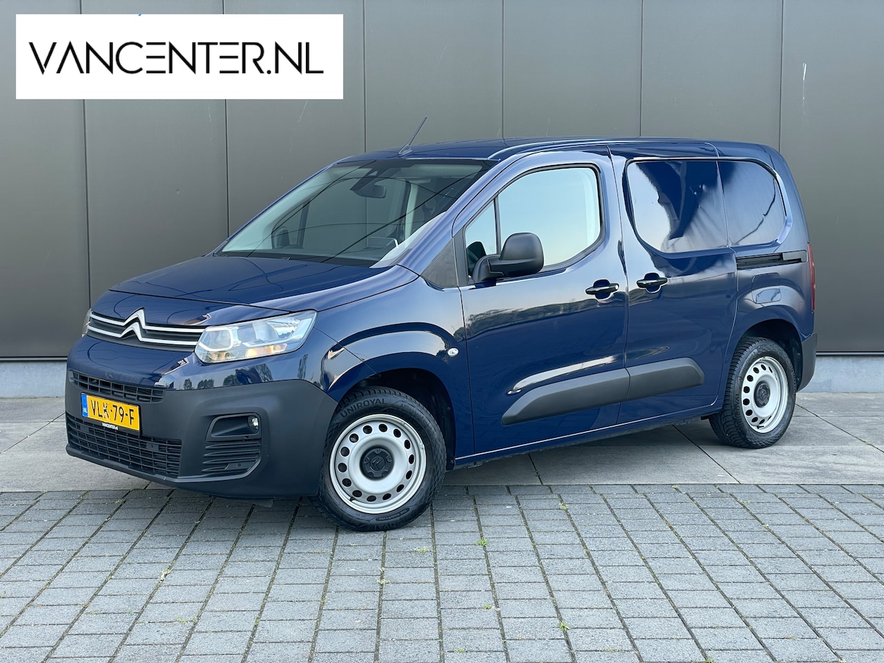 Citroën Berlingo - 1.5 BlueHDI Club 130PK AUTOMAAT CARPLAY AIRCO PDC Trekhaak Dubbele Schuifdeur - AutoWereld.nl