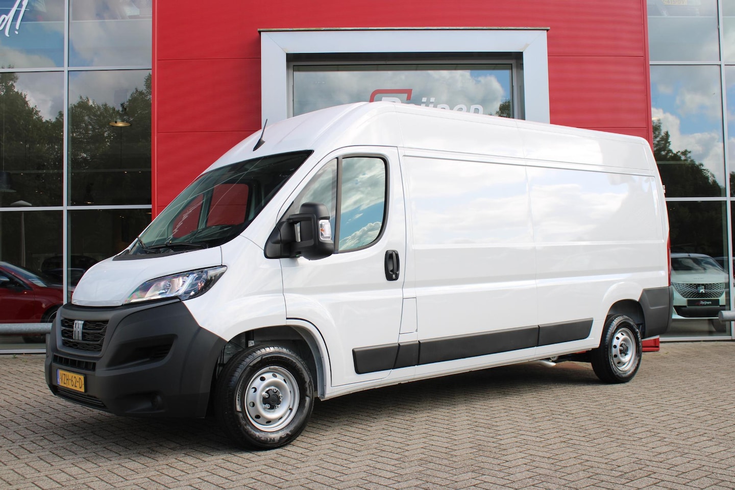 Fiat Ducato - 33 2.2 MultiJet 140PK L3H2 | ACHTERUITRIJ CAMERA | APPLE CARPLAY/ANDROID AUTO | 3-ZITS | C - AutoWereld.nl