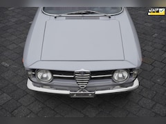 Alfa Romeo GT - 1300 Junior