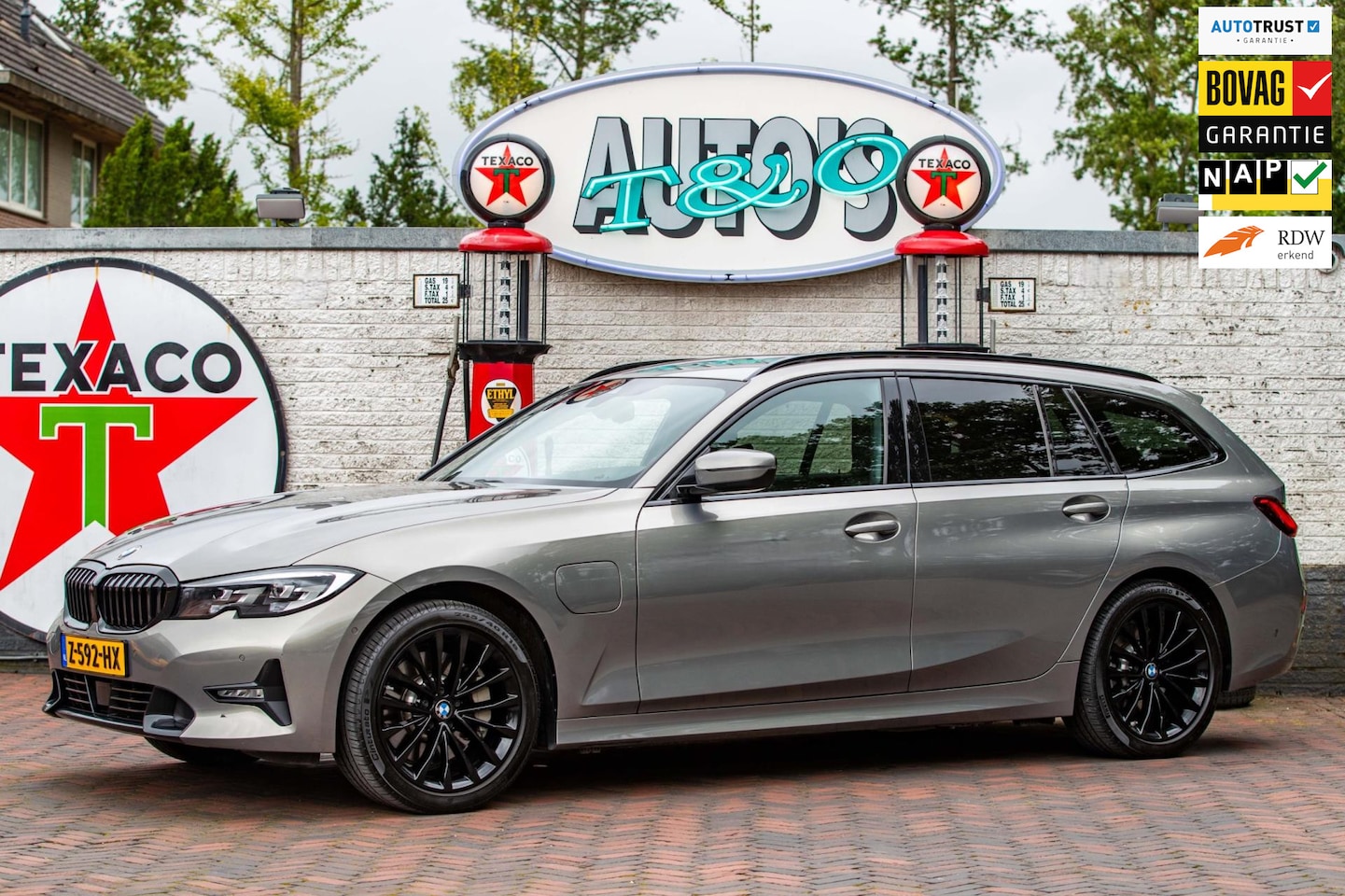 BMW 3-serie Touring - 330e High Executive 84.200 km + NAP - AutoWereld.nl