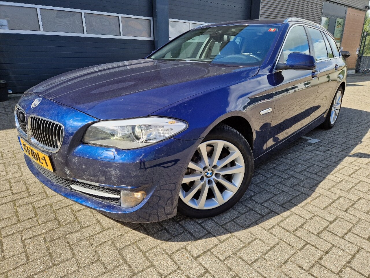 BMW 5-serie Touring - 520i High Executive sportleder grootnavi trekhaak automaat8 zeer mooi - AutoWereld.nl