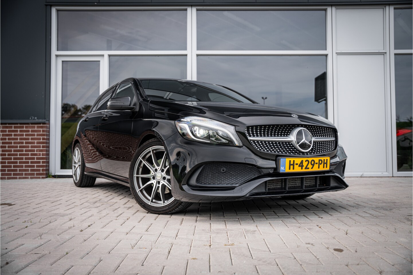 Mercedes-Benz A-klasse - 200 Sport Edition Dealer onderhouden I Final Edition I 1e Eigenaar - AutoWereld.nl