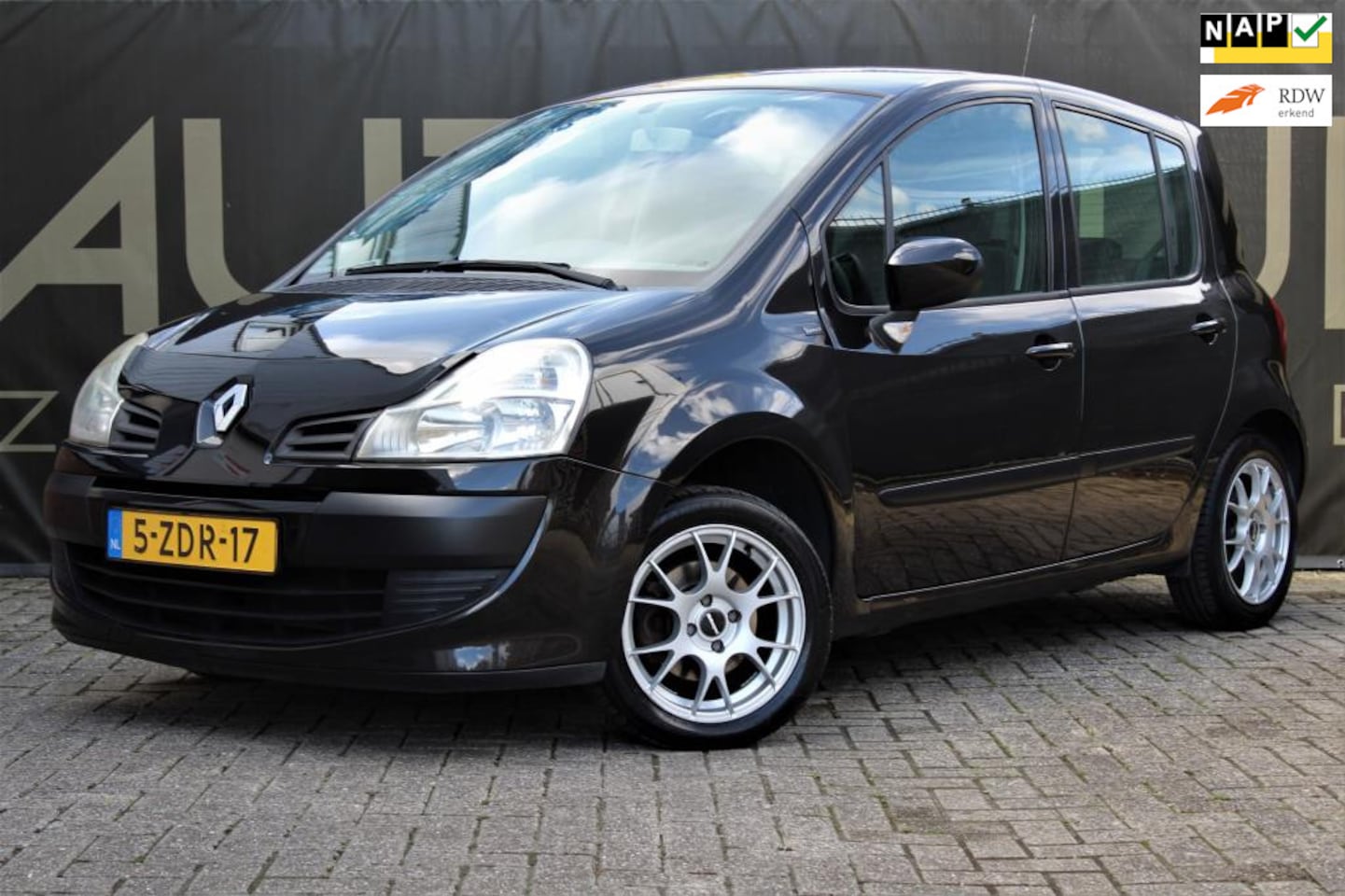 Renault Modus - 1.2-16V Authentique*Airco*Elektr.ramen*'15''velgen* - AutoWereld.nl