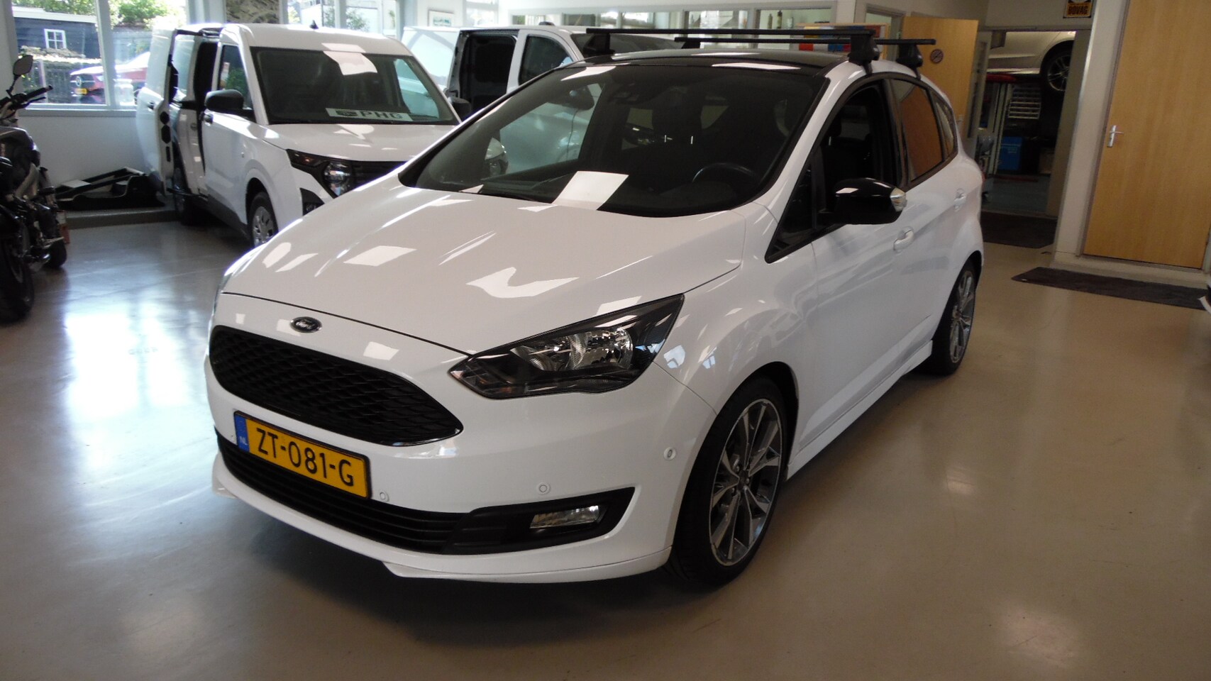 Ford C-Max - 1.0 EcoBoost 125pk Econetic Lease Titanium - AutoWereld.nl