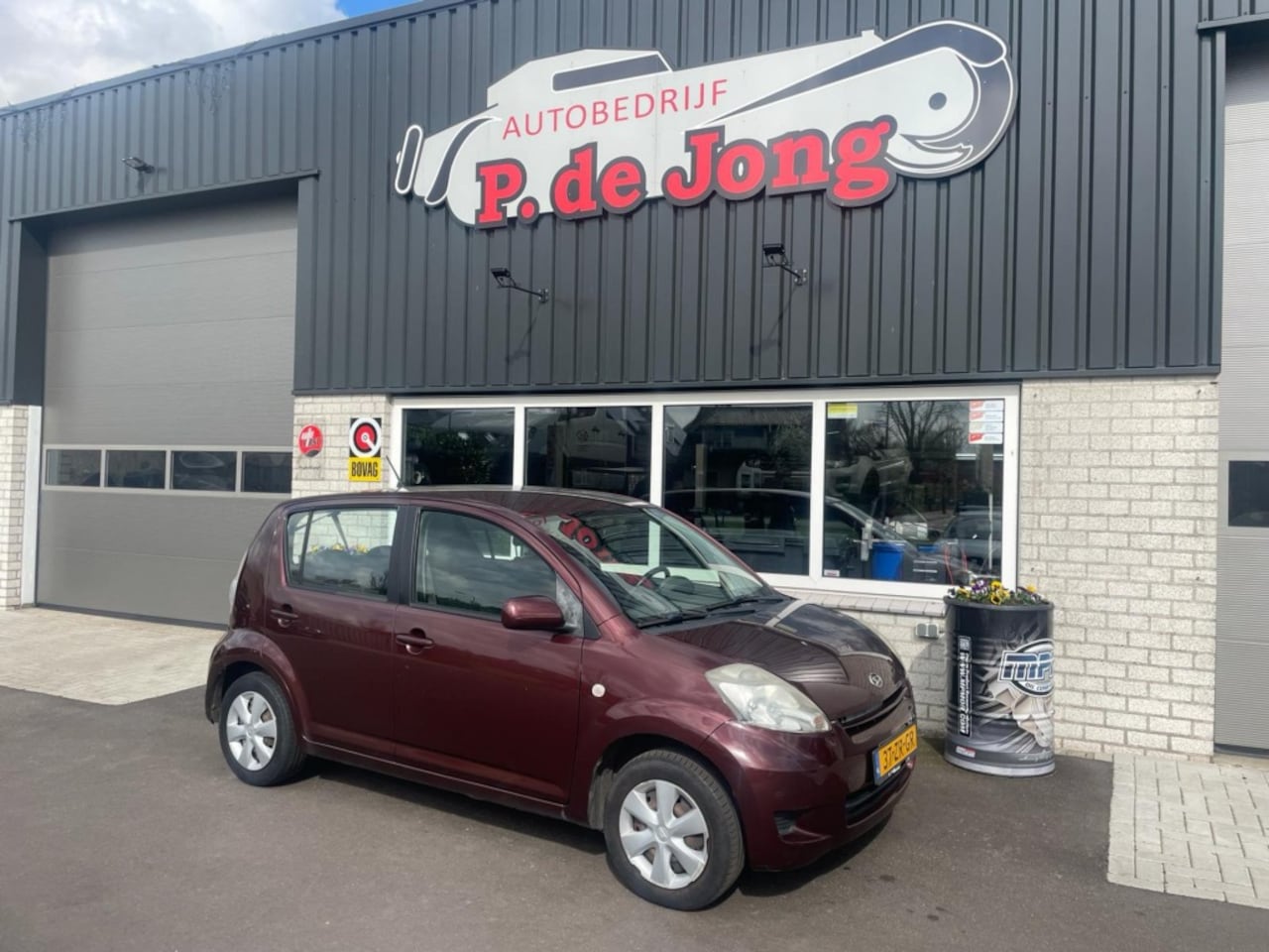 Daihatsu Sirion - 2 1.0i 12v 5-Deurs Premium Trekhaak-Nieuwe APK! - AutoWereld.nl