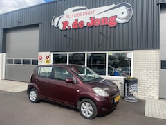 Daihatsu Sirion - 2 1.0i 12v 5-Deurs Premium Trekhaak-Nieuwe APK