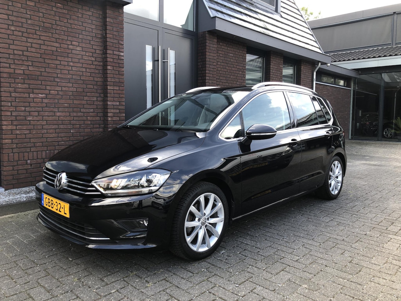 Volkswagen Golf Sportsvan - 1.4 TSI Highline AUTOMAAT | NAV | XENON | TEL | CRUISE CONTROL | PDC V+A - AutoWereld.nl