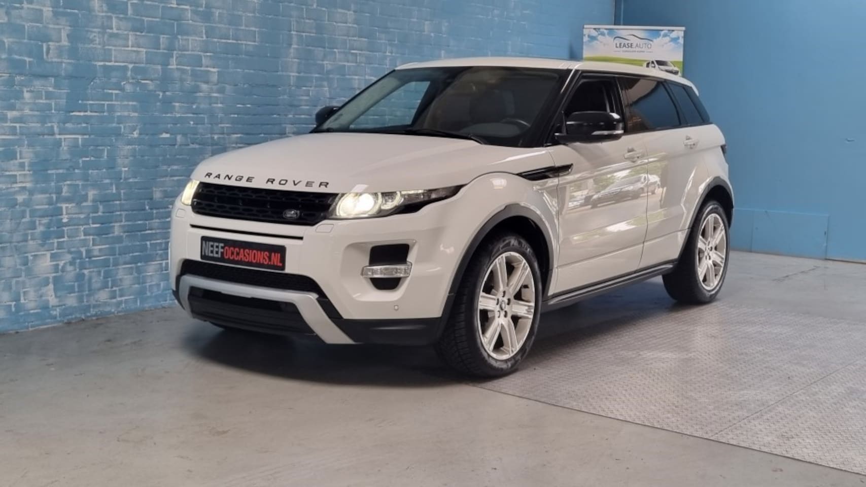 Land Rover Range Rover Evoque - 2.2 SD4 4WD Prestige CLIMA / CRUISE / PANO / LEER - AutoWereld.nl