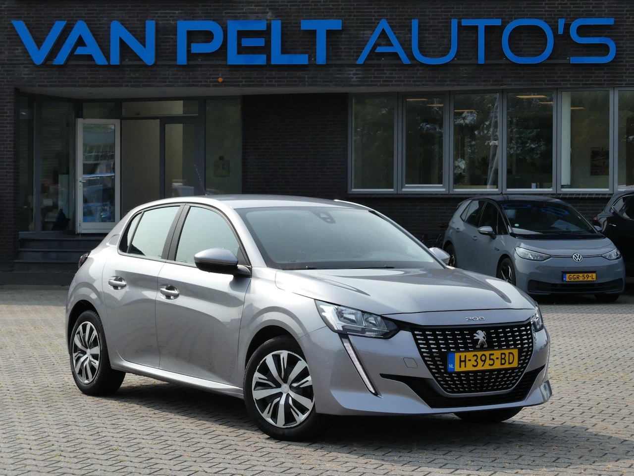 Peugeot 208 - 1.2 PureTech Blue Lease Active / PDC / Carplay - AutoWereld.nl