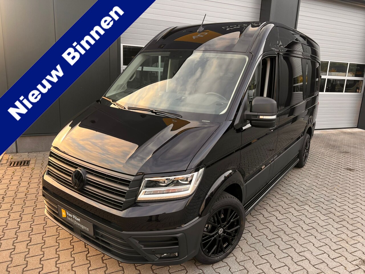 Volkswagen Crafter - 35 2.0 TDI L3H3 Exclusive VVB BLACK EDITION - AutoWereld.nl