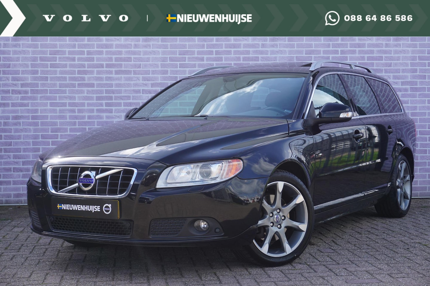 Volvo V70 - 3.0 T6 AWD Summum | geïntegreerde kinderzitjes | 18" | Schuif/kantel dak | Xenon | AUX | - AutoWereld.nl