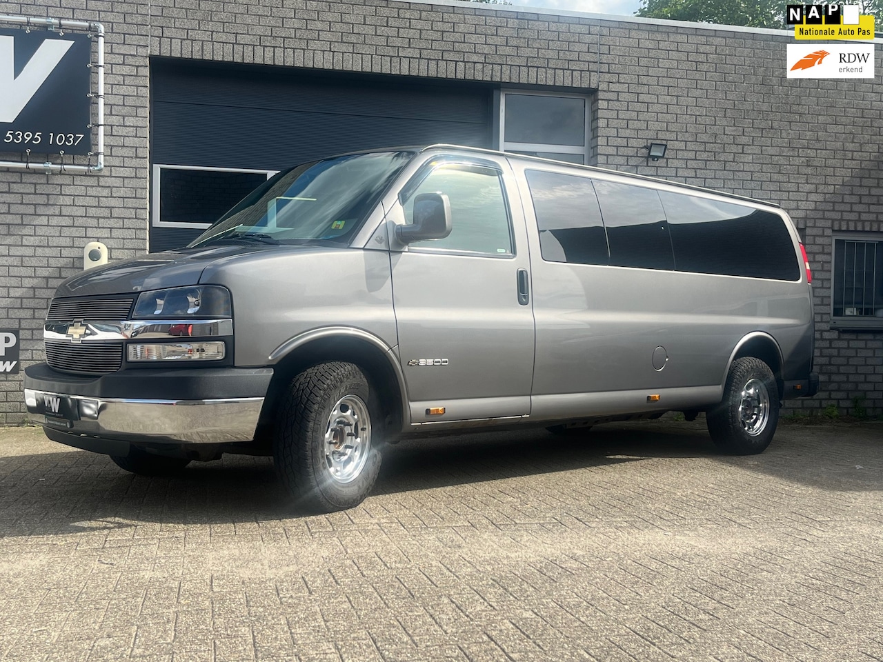 Chevrolet 3500 - VAN 6.0 XXL dubbel cab 5 persoons LPG G 3 - AutoWereld.nl