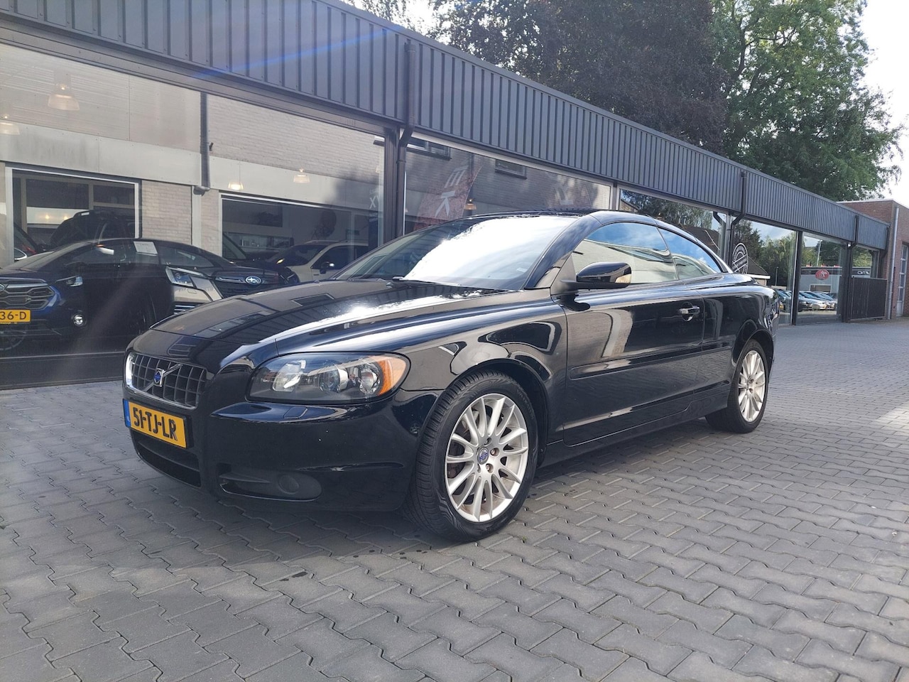 Volvo C70 Convertible - 2.4 Summum Leer Navi Clima Cruise PDC Stoelverwarming Electrisch verstelbare voor stoelen - AutoWereld.nl