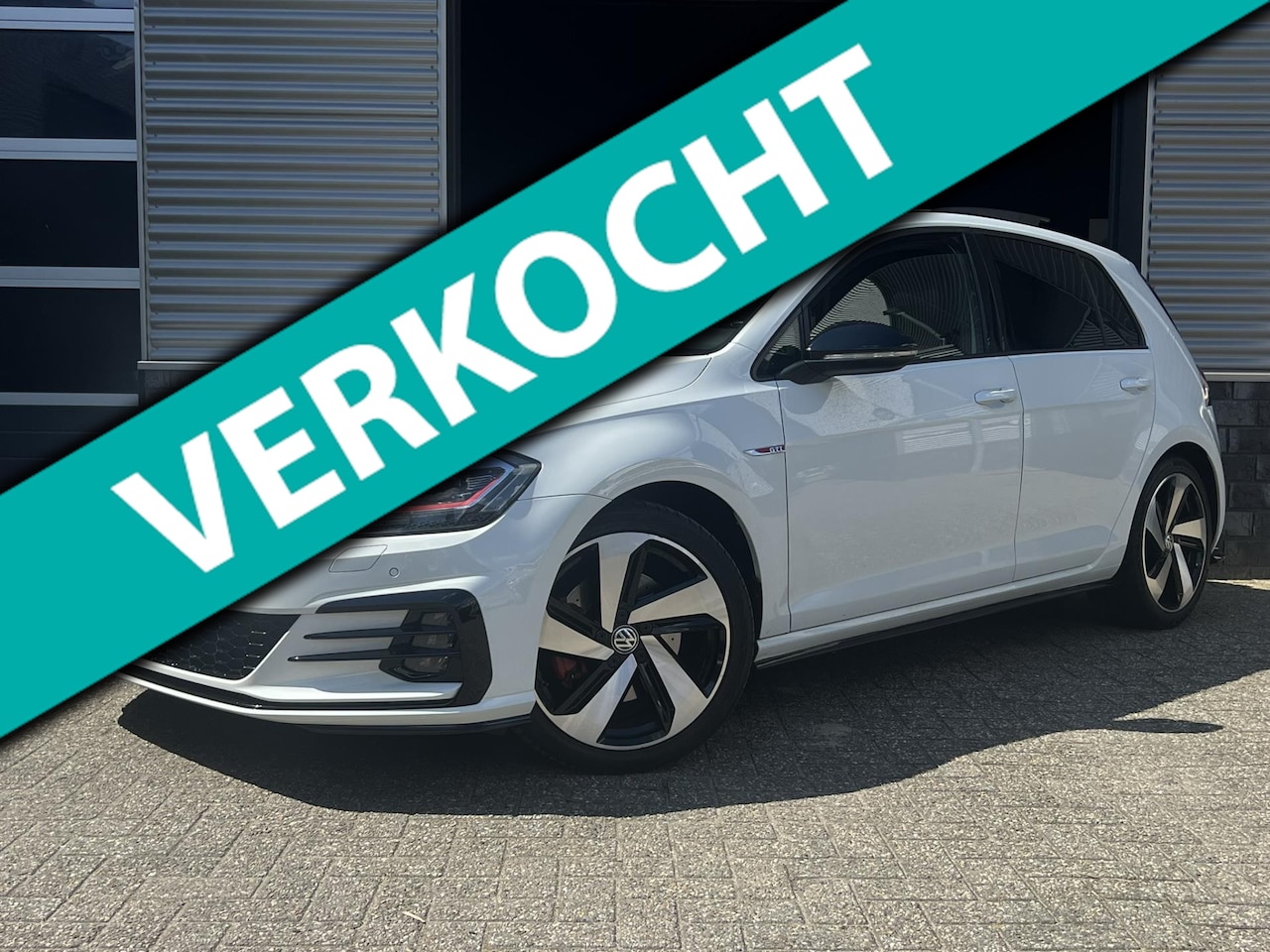 Volkswagen Golf - 2.0 TSI GTI Performance 300PK ABT|Keyless|Camera|Leer|Pano|LED - AutoWereld.nl