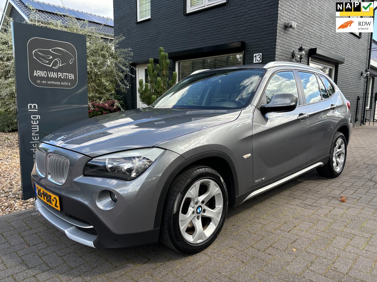 BMW X1 - SDrive18i Executive Dealer Onderhouden! - AutoWereld.nl