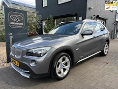 BMW X1 - SDrive18i Executive Dealer Onderhouden