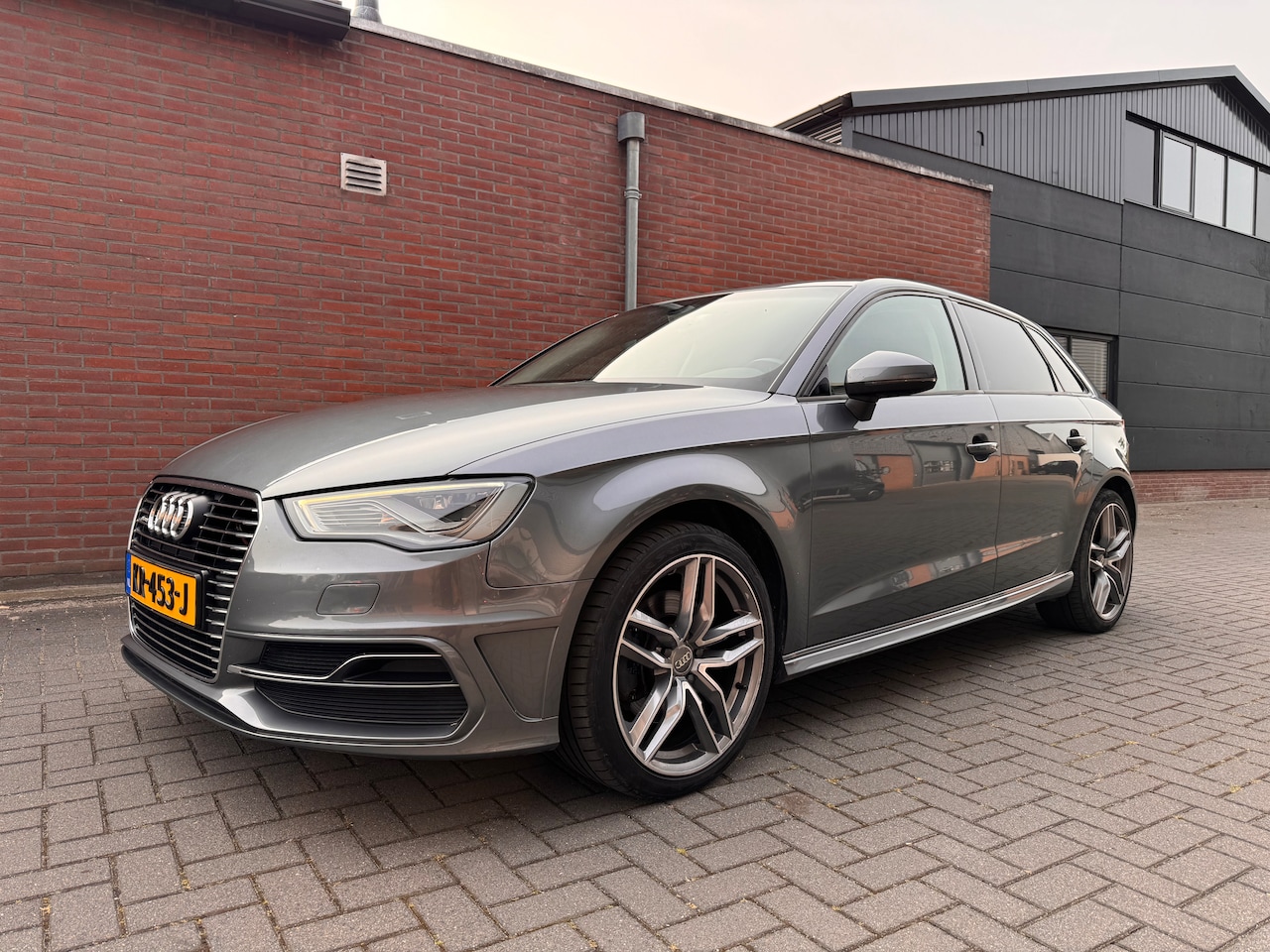 Audi A3 Sportback - 1.4 e-tron PHEV Attraction Pro Line plus - AutoWereld.nl