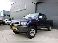 Toyota HiLux - 2.4 4WD Xtra cabine 4X4 Grijs kenteken